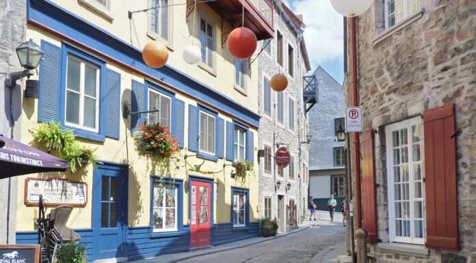 O Mosaico Vivo: Como a Política de Multiculturalismo Molda o Canadá no Século XXI