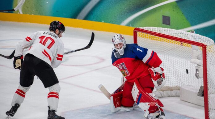 Canadá exibe profundidade ofensiva na estreia olímpica Canadá exibe profundidade ofensiva na estreia olímpica
