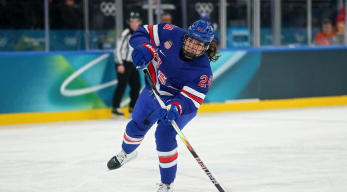EUA favoritos no ouro olímpico do hóquei feminino contra Canadá EUA favoritos no ouro olímpico do hóquei feminino contra Canadá