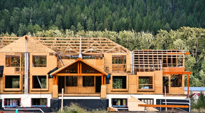 Como trabalhar na construção civil no Canadá: salários e demanda